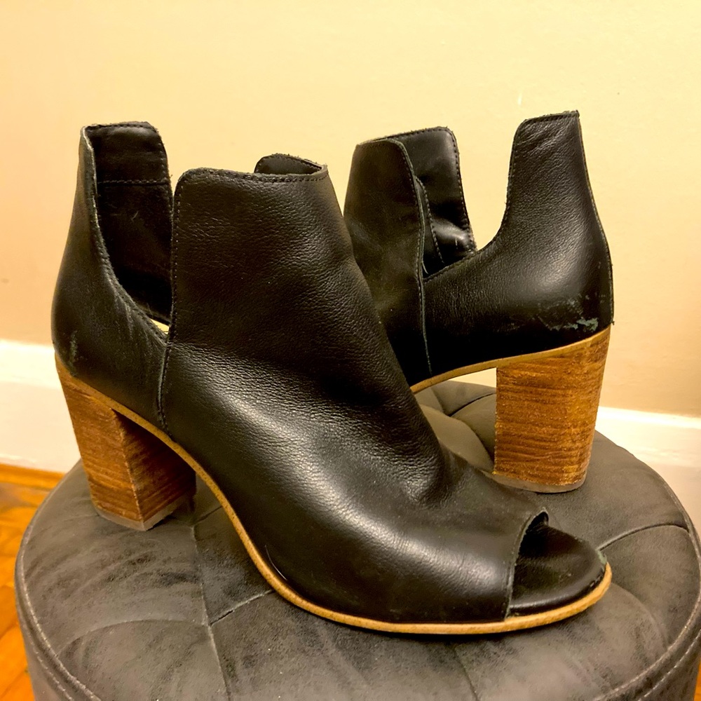 Steve Madden black leather open toe 3.5” heel bootie